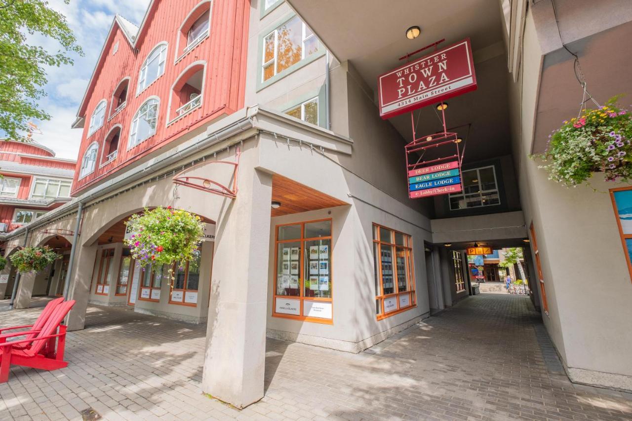 Eagle Lodge By Outpost Whistler Bagian luar foto
