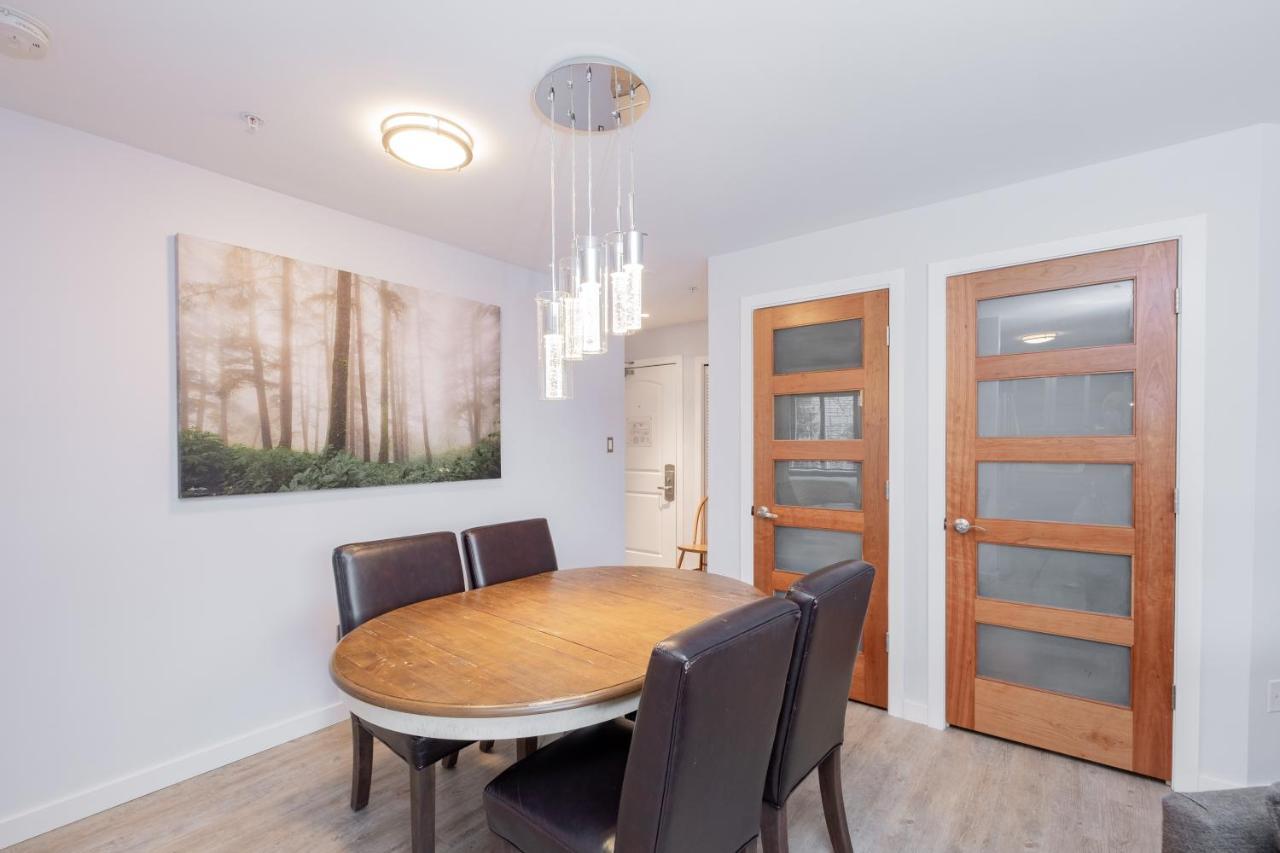 Eagle Lodge By Outpost Whistler Bagian luar foto