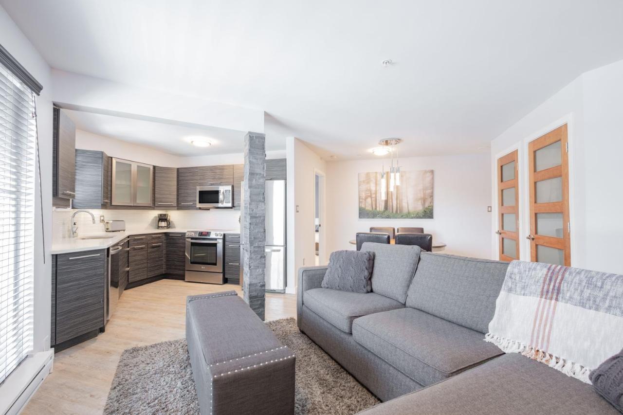 Eagle Lodge By Outpost Whistler Bagian luar foto