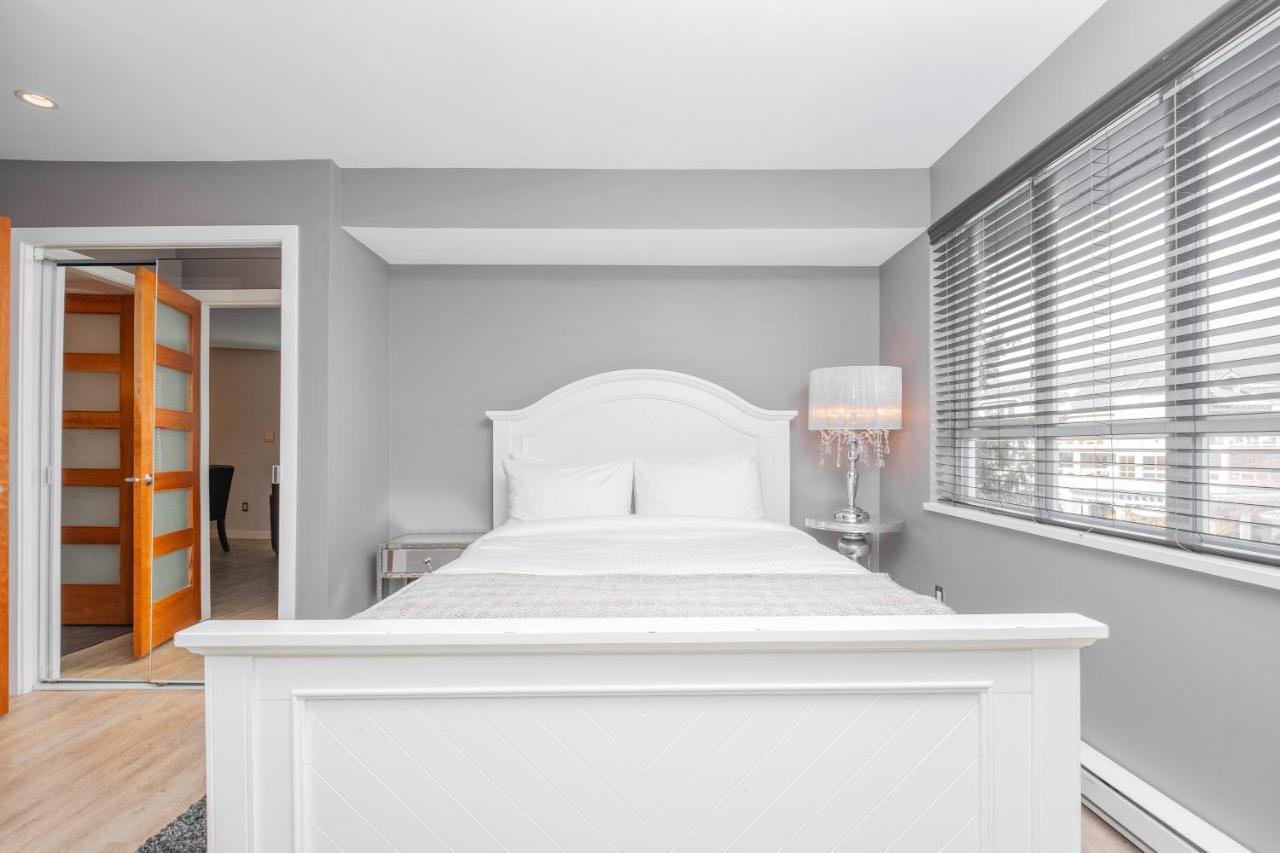 Eagle Lodge By Outpost Whistler Bagian luar foto