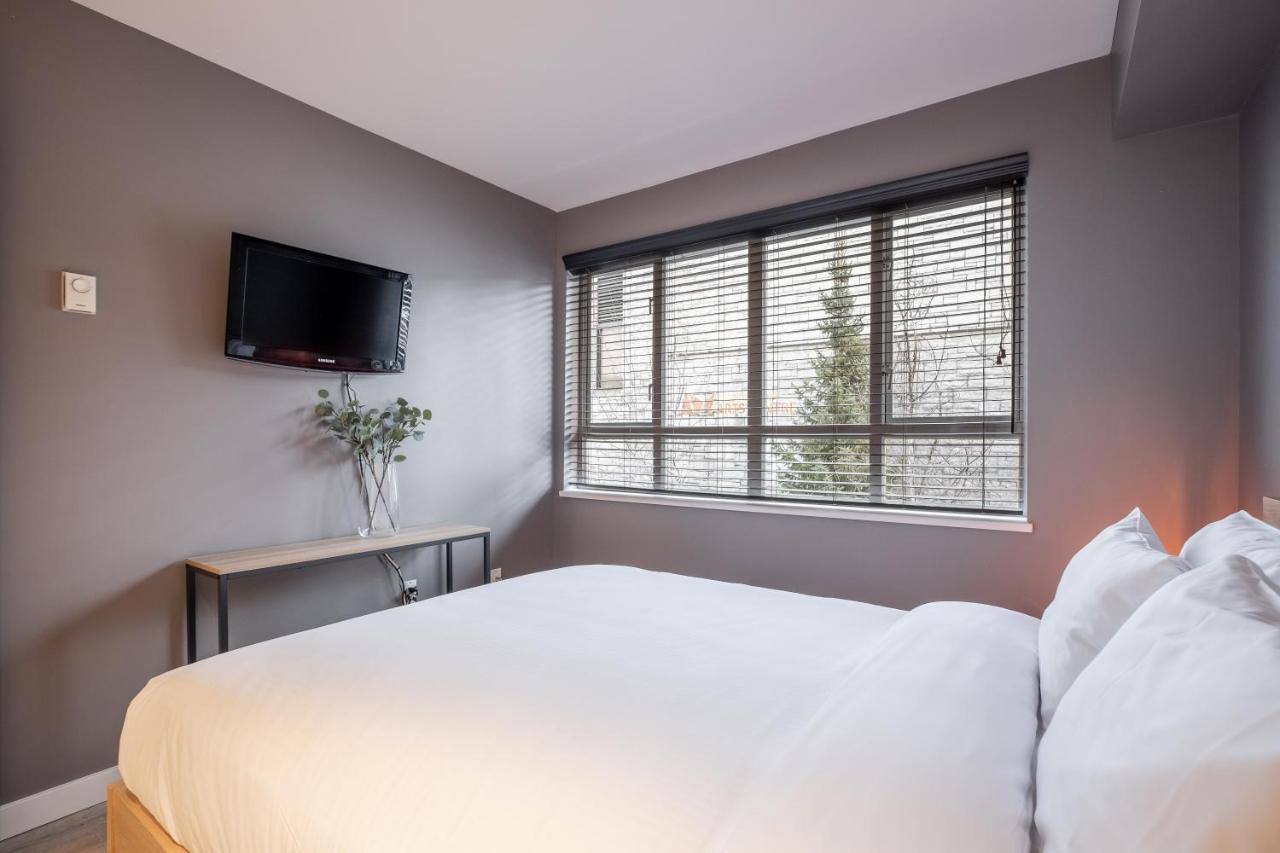 Eagle Lodge By Outpost Whistler Bagian luar foto