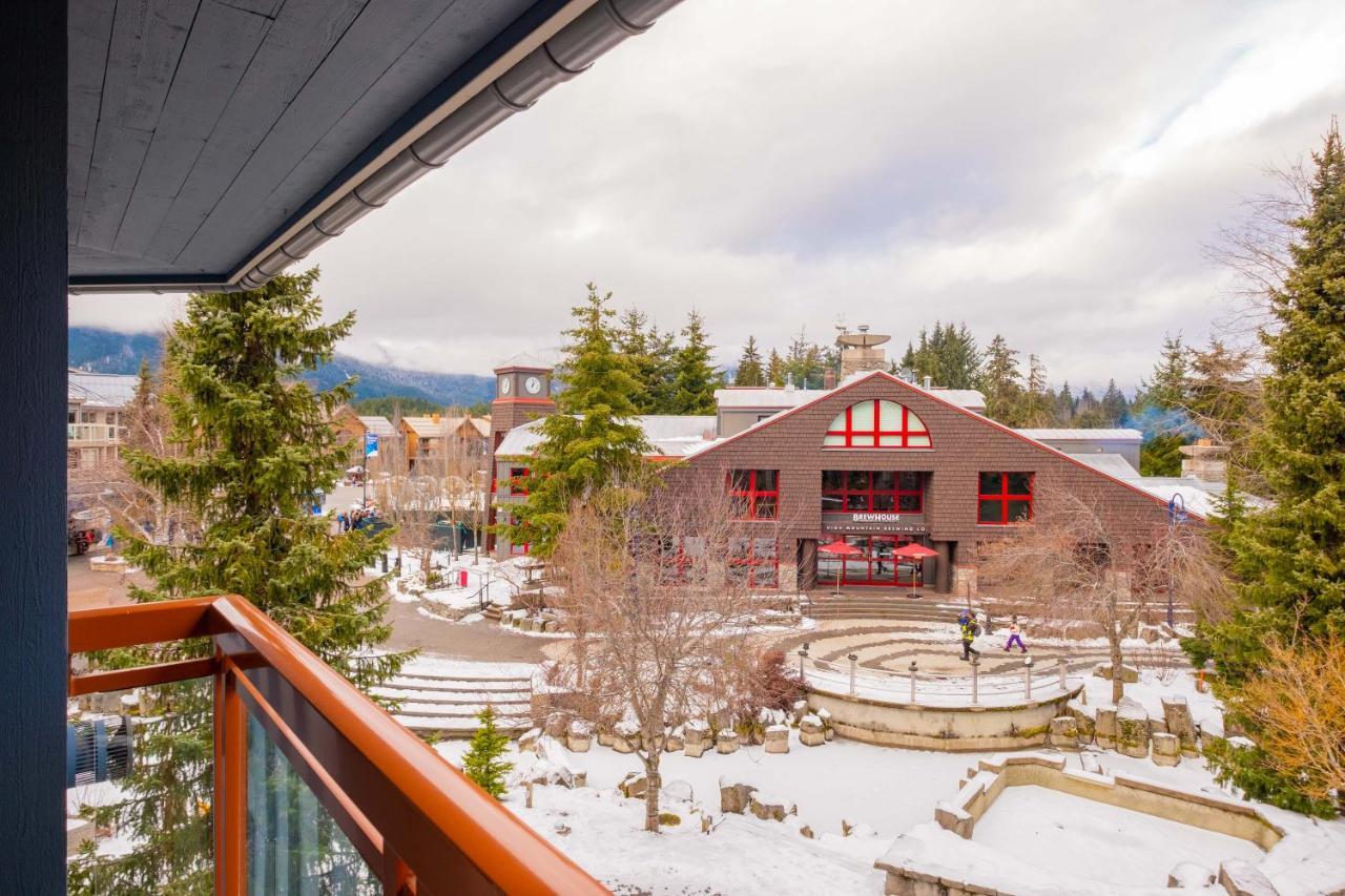 Eagle Lodge By Outpost Whistler Bagian luar foto