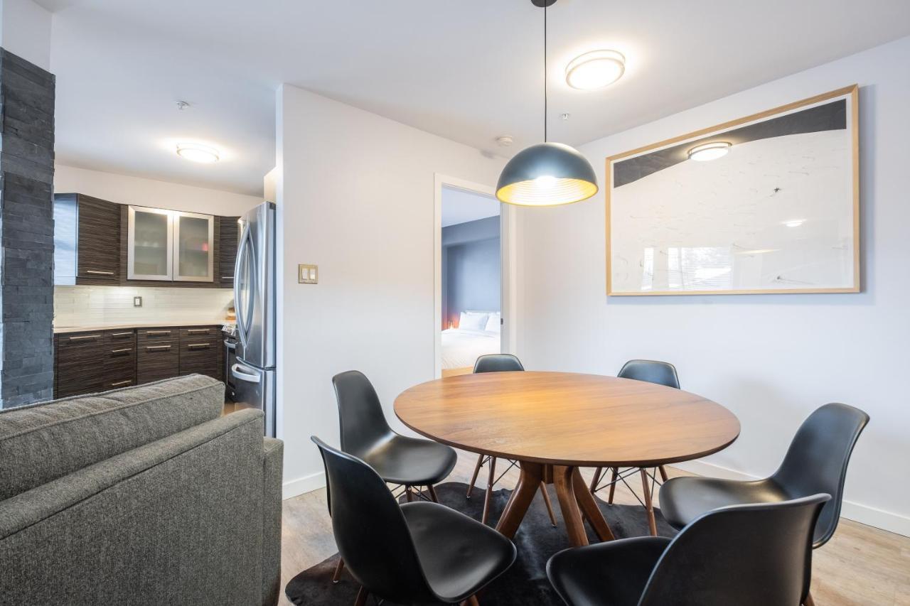 Eagle Lodge By Outpost Whistler Bagian luar foto